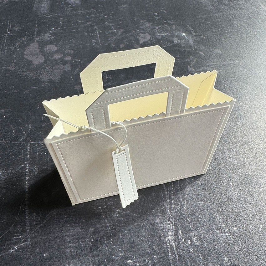 3D Natal Gift Bag Tag Ornament - Kraft Box Candle avaliação e preço